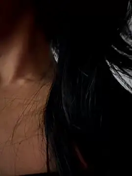 Webcam Model (Charly_)  is live.Free join now!