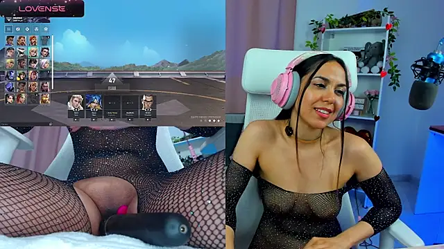 venusislove (F young) - LICK TITS