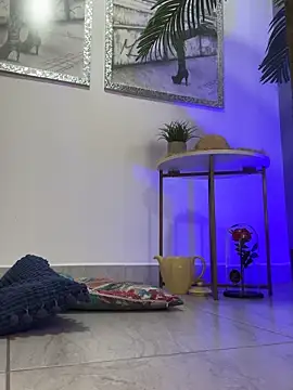 mau_white (F milf) - I want to show you my pussy and dance