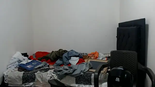 blackhorseet - Blackhorseet's free webcam - UK Sex Cams