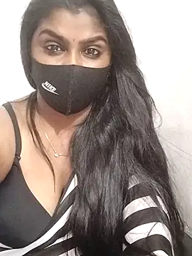 Tamil_Azhaghi webcam