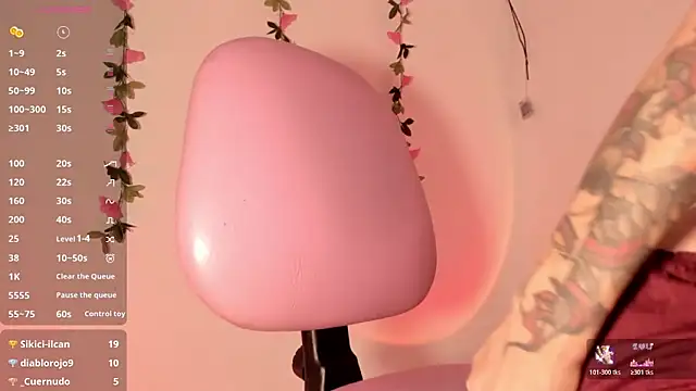 Ashleyroys_111 webcam