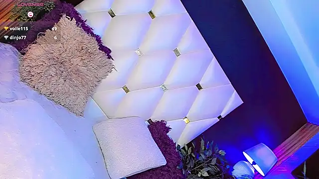 AnnaRouseQueen webcam