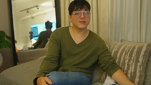 Mia_and_Belmonth webcam