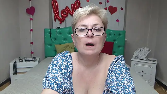 EmiliaGree - Live Cam