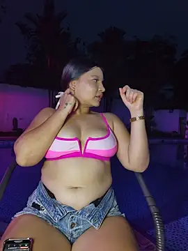 Pretty_Julieta webcam