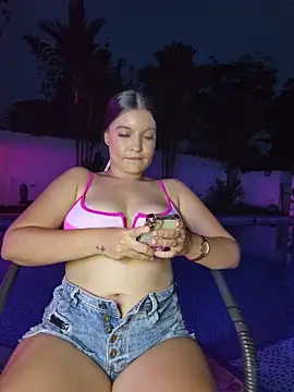 Pretty_Julieta webcam