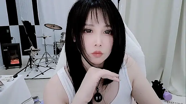 evangelin-e - Evangelin-e's free webcam - UK Sex Cams