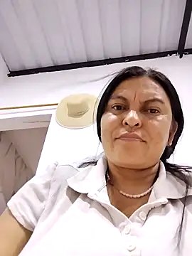 Horny-Mommy-Dirty webcam