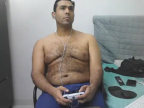AlphaLatinoBear webcam