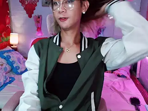 HotHornyAsian webcam