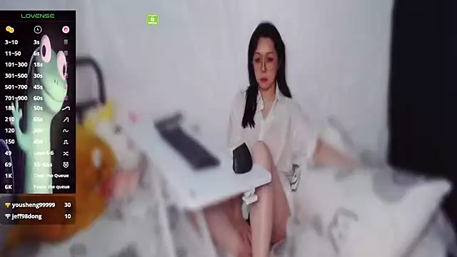 美女Xiao_Yi_0814在线直播