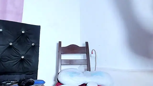 milabiggcoock webcam