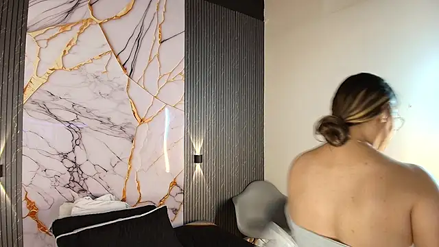 big_tits_in_your_face webcam