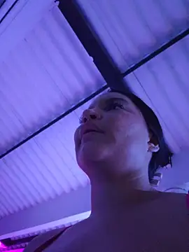 Pretty_Julieta webcam