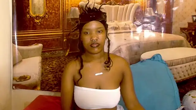 EroticSexyPrada webcam