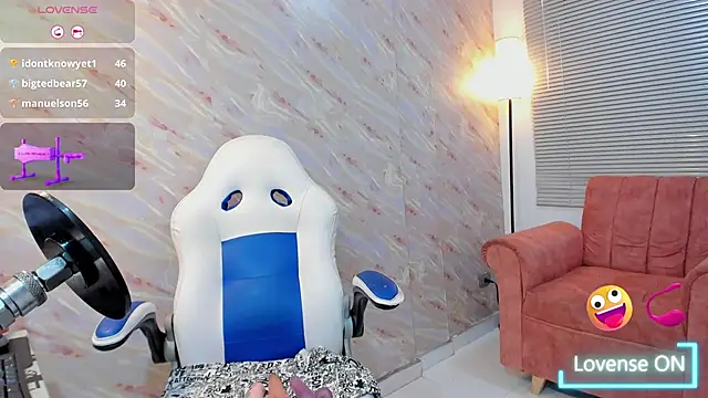 preettymoon1 - PreettyMoon1's free webcam - UK Sex Cams