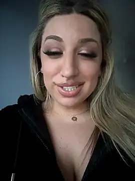 miamellycious - Miamellycious's free webcam - UK Sex Cams