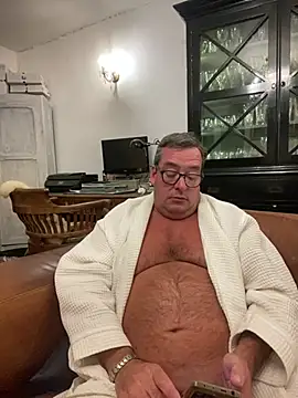 MountJohnXL live sex cam