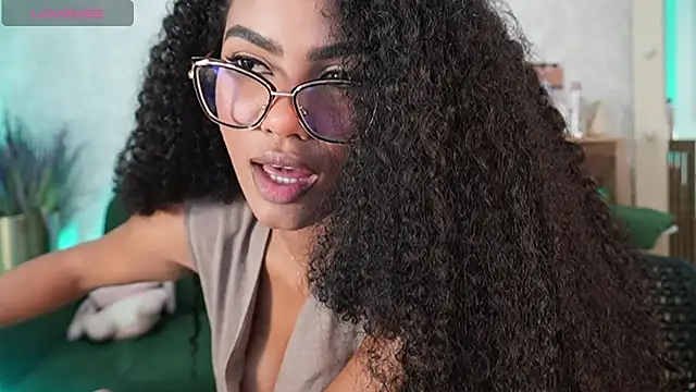 HOTBLACKANDWHITE2 webcam