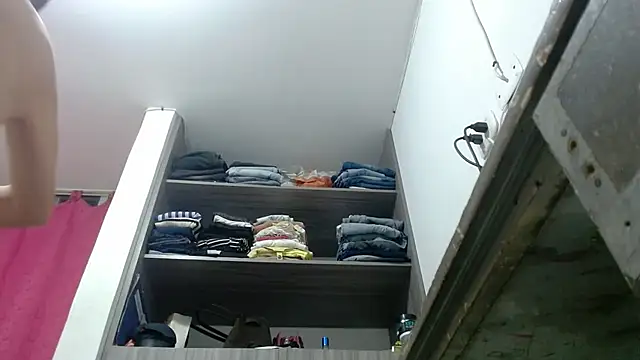 nicolle_milf1978 webcam