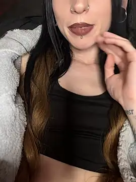 MissMidnightUK webcam