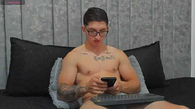 Calvin_Hunter webcam