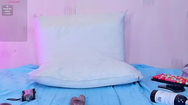 curvybuffgirllll webcam