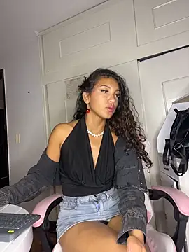 NaughtyLatinaxxx webcam