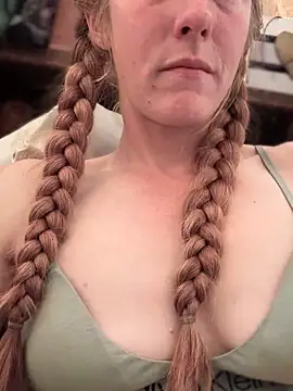 GoldenFlameGoddess webcam