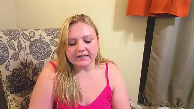 PhatAssBlond webcam