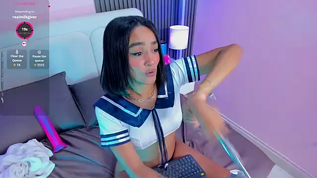 Clawdeen__wolf webcam