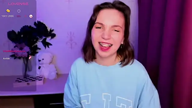 KindHazelHere_ webcam