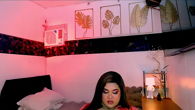 asiankatyhuge webcam