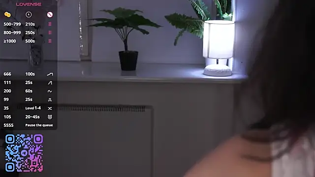 hannahayles (F teen) - 💖An ice cube is cooling my shirt 💖