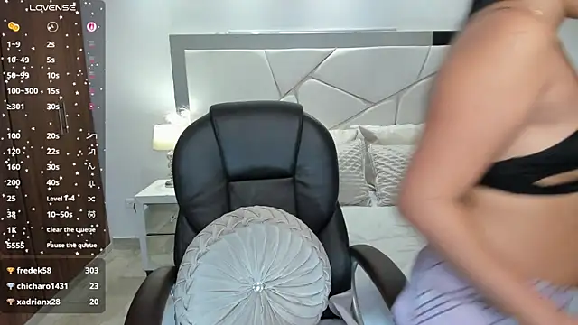 Natasha_Kiim_ webcam