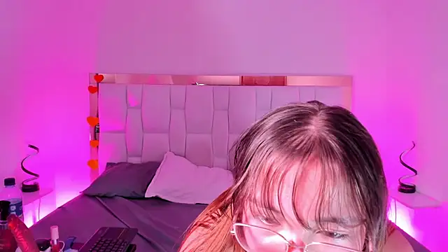 AliciaWhite_nt webcam