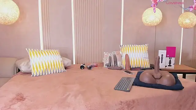 sabrina_shark_ webcam