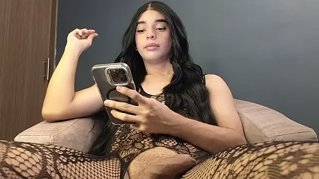 Scarlett_is_here webcam