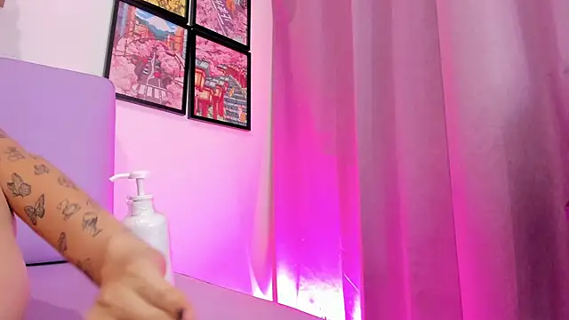 Carolina_Burninng webcam