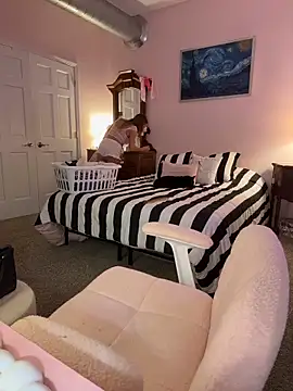 prettyprofessorpeach webcam