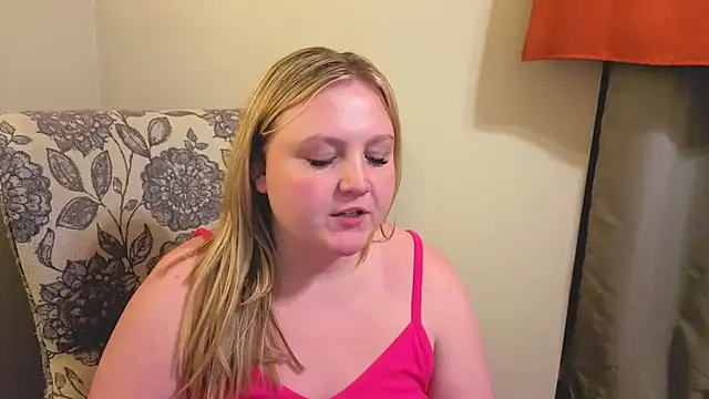 PhatAssBlond webcam