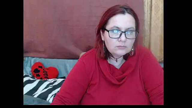 PlayfullMature webcam