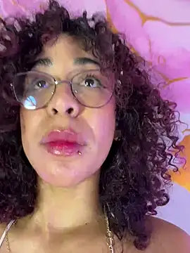 Webcam Model (Woo_isDaphne) is live