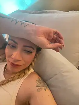 viktoria_davis_ webcam