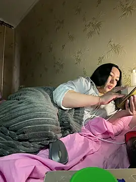 Naughtbaby_2025 webcam