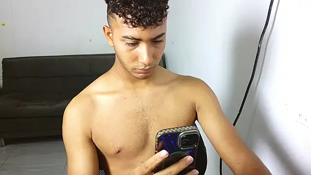 naugthy_boy88 - Naugthy_boy88's free webcam - UK Sex Cams