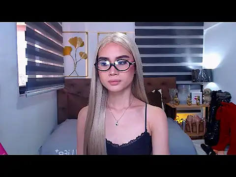 JuicyCockThea webcam