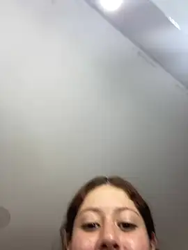 Amber_rosse_outdoors webcam