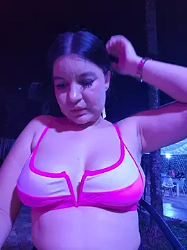 Pretty_Julieta webcam